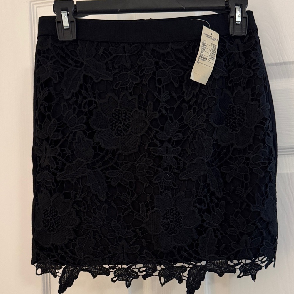 American Eagle Outfitters Women's Black Crotchet Floral Overlay Mini Skirt